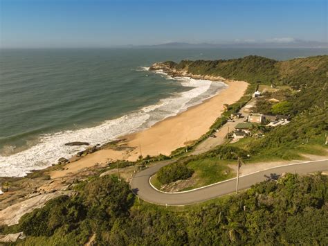 SC possui 3 praias de naturismo, o maior número do país;。